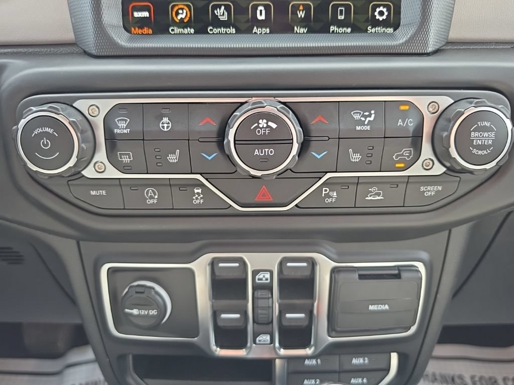 Used 2023 Jeep Gladiator Overland AWD/4WD image 40
