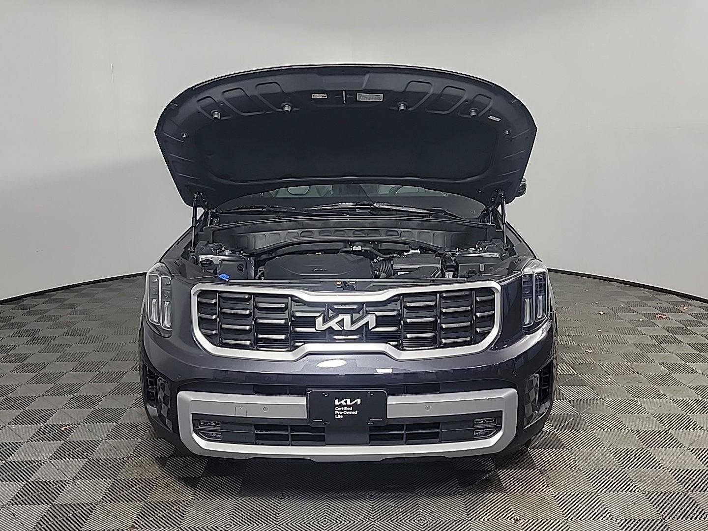 Certified 2025 Kia Telluride SX w/ SX Captain's Chair Package AWD/4WD image 14