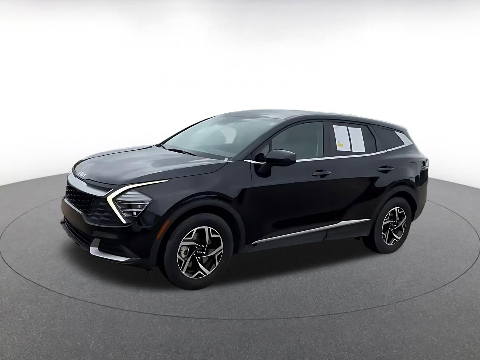Used 2025 Kia Sportage LX image 8