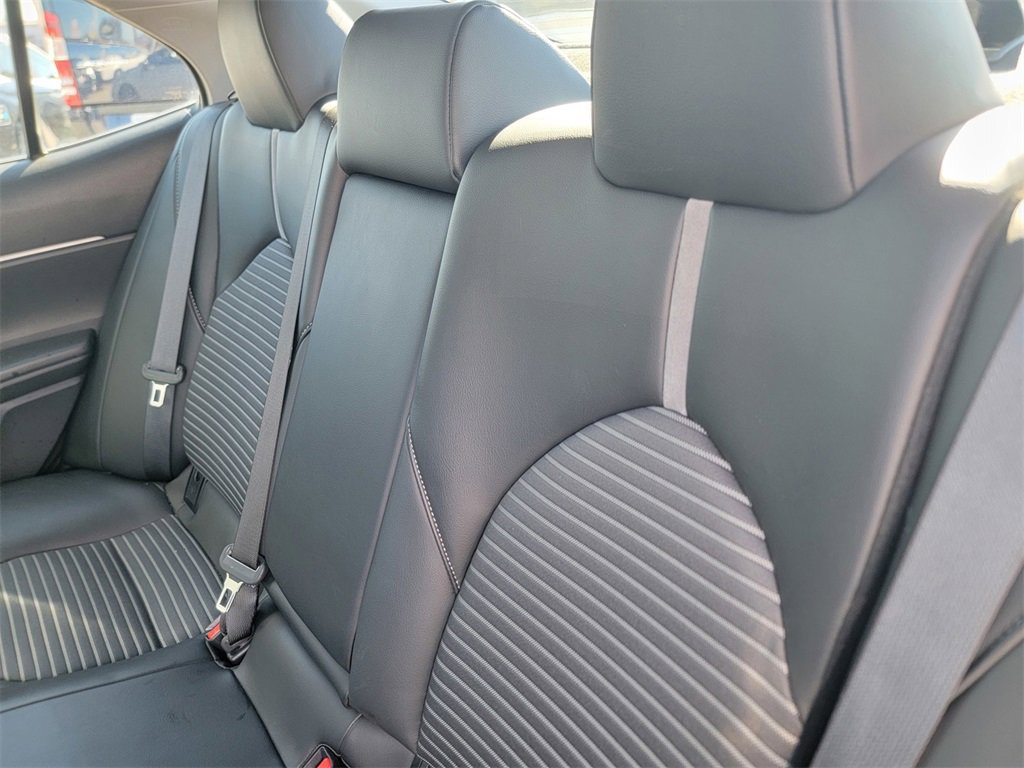 Used 2023 Toyota Camry SE image 15