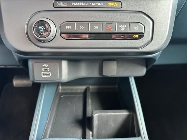 Certified 2025 Ford Maverick XL image 18