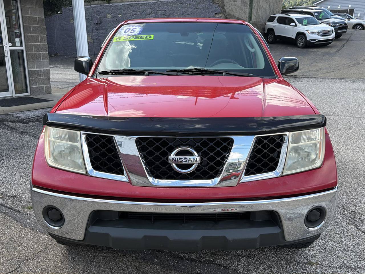 Used 2005 Nissan Frontier SE w/ (P01) Power Pkg AWD/4WD image 2