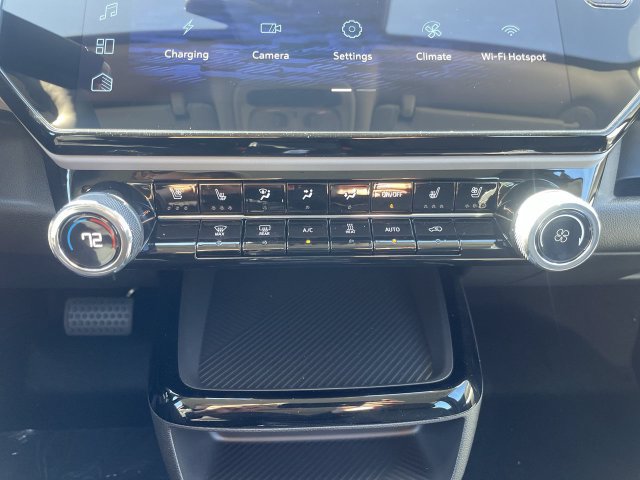 New 2027 Chevrolet Bolt LT w/ Comfort Package FWD image 19