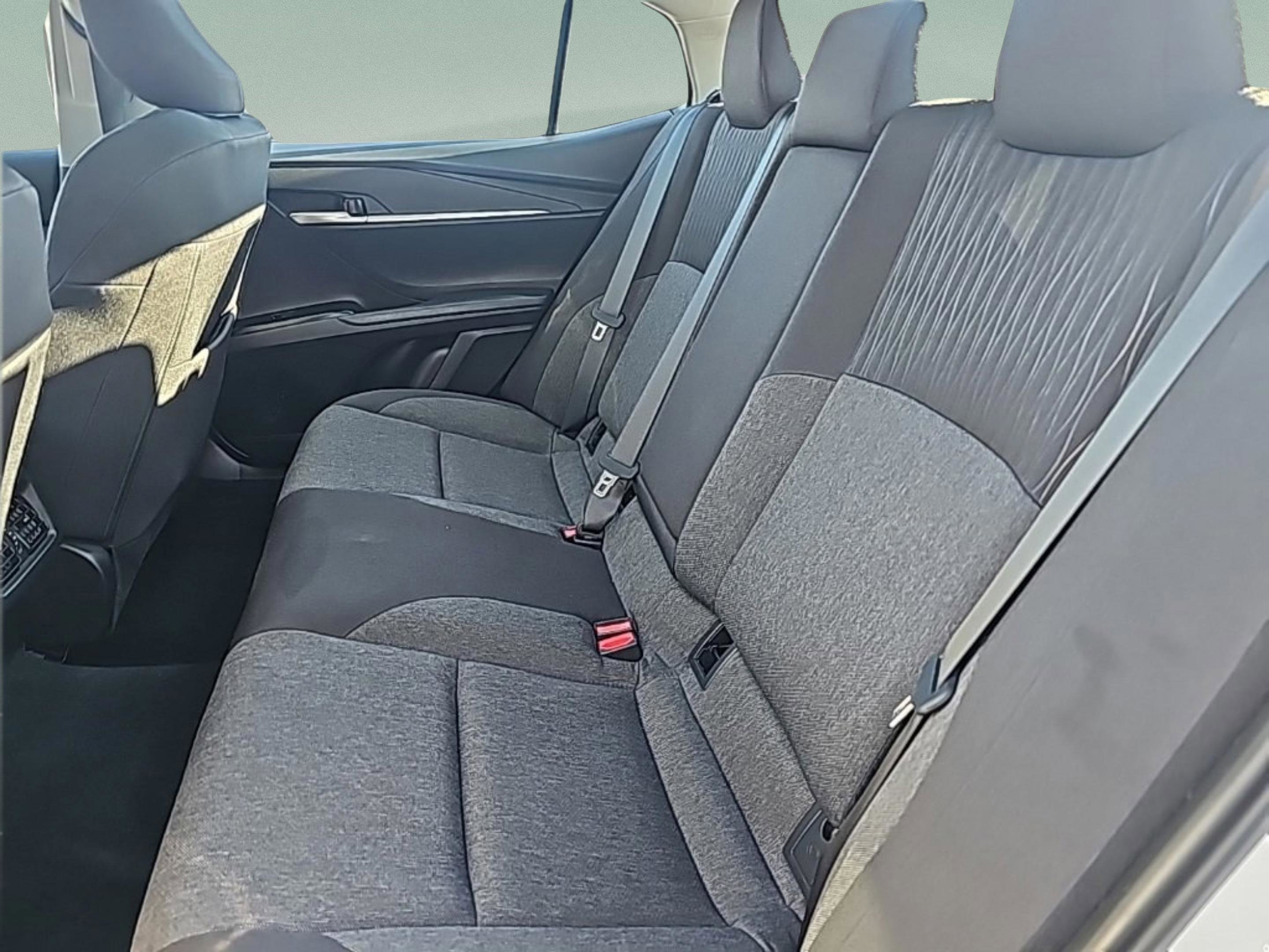 Used 2025 Toyota Camry LE image 18