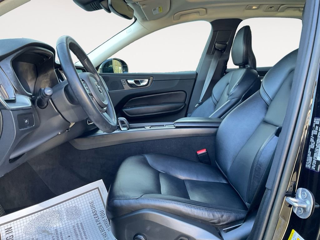 Certified 2023 Volvo XC60 B5 Core w/ Climate Package image 9