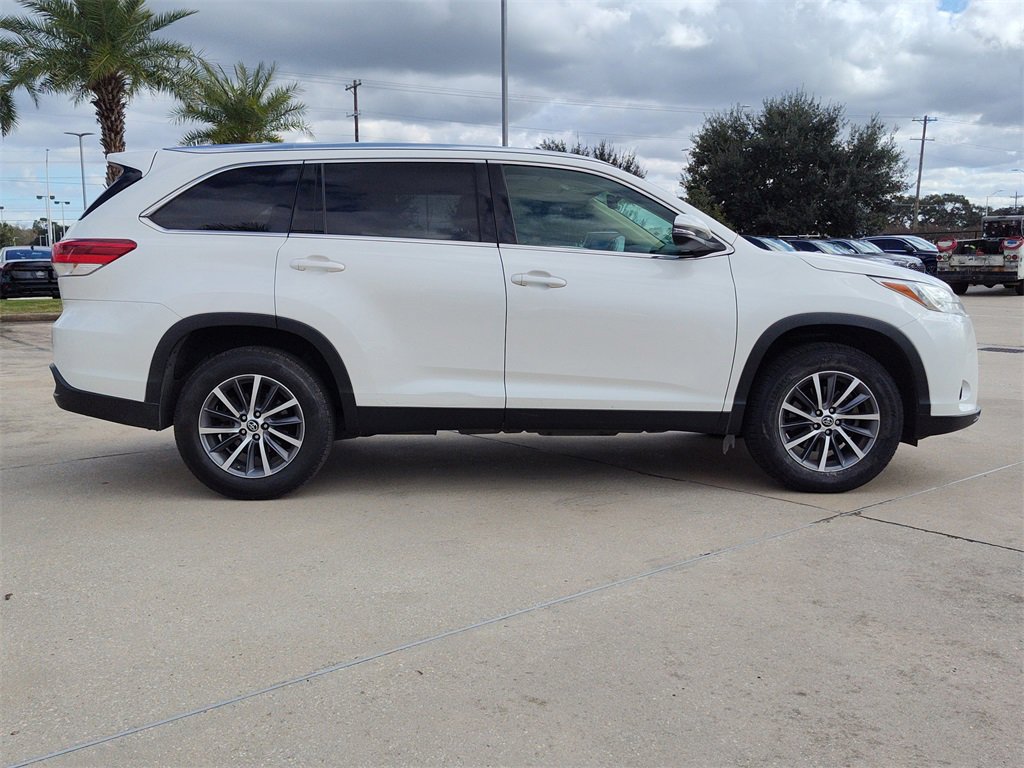 Used 2019 Toyota Highlander SE image 13