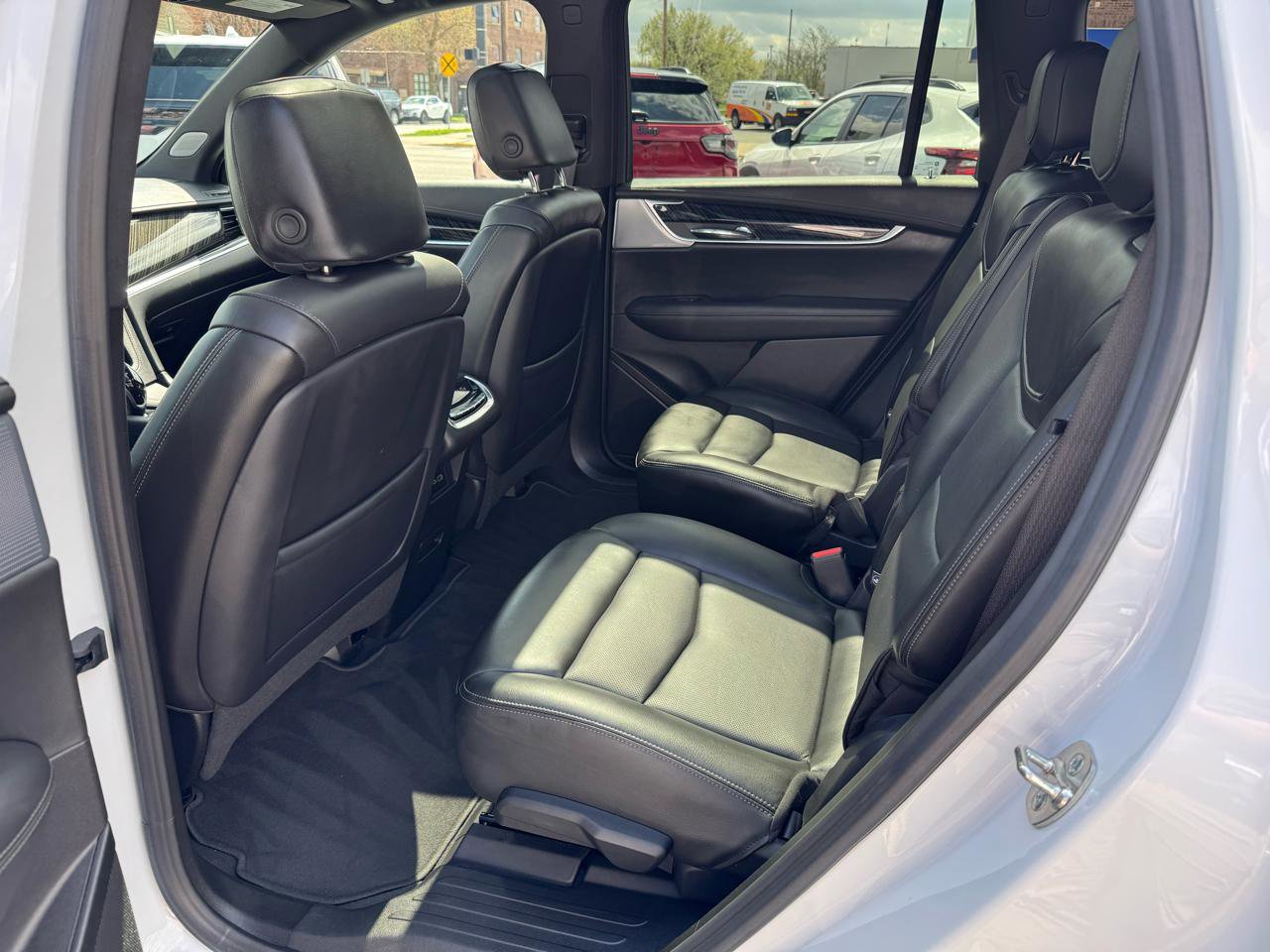 Used 2025 Cadillac XT6 Premium Luxury image 10