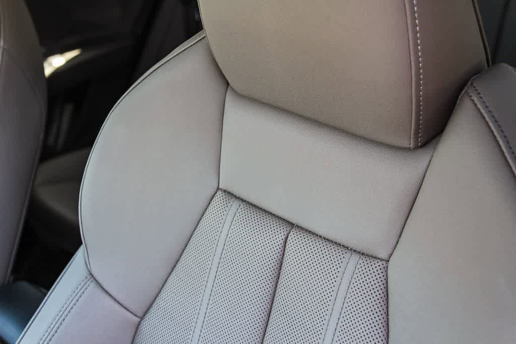 Used 2025 Audi Q5 Premium Plus w/ Premium Plus AWD/4WD image 25