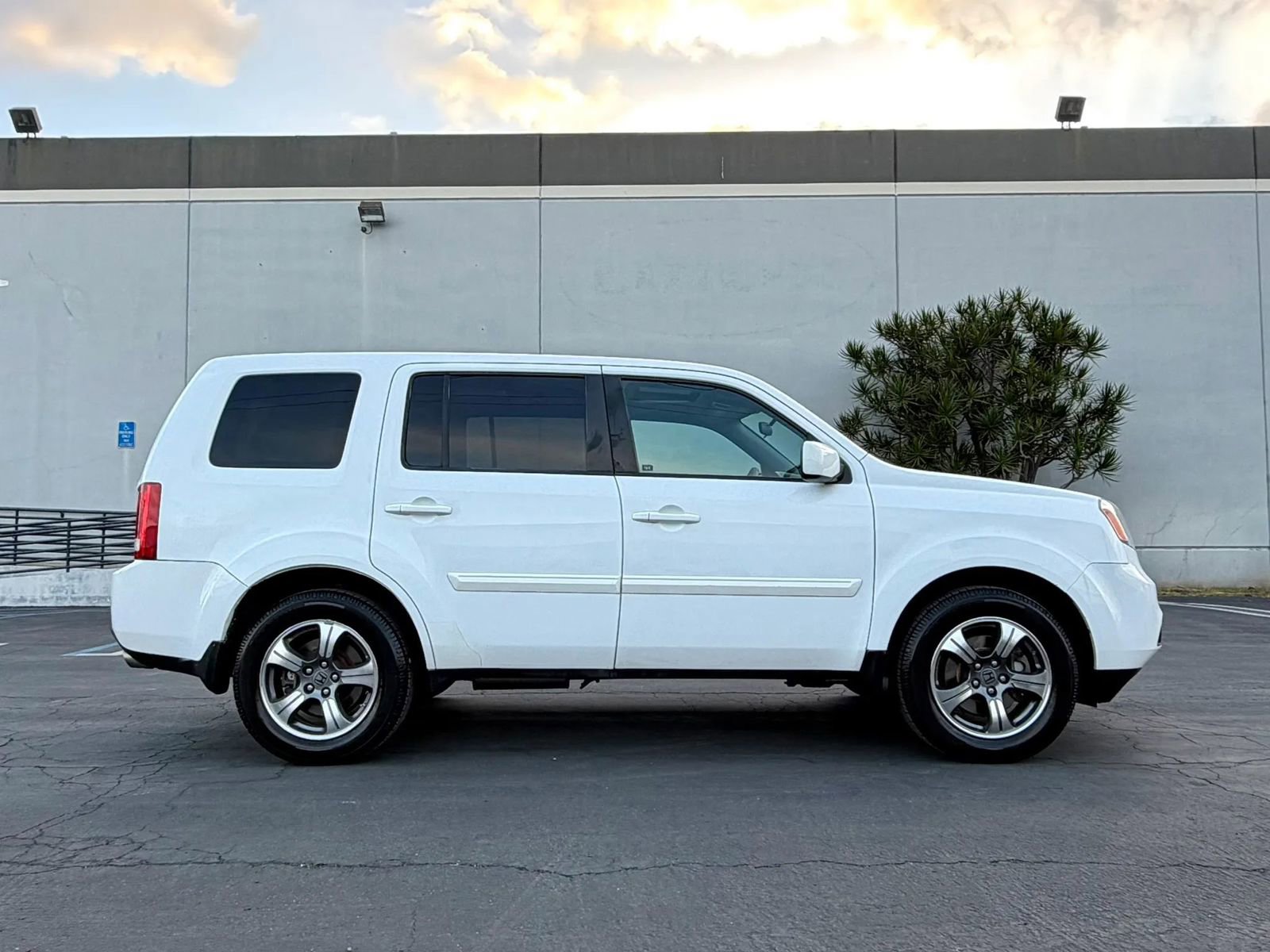 Used 2015 Honda Pilot SE image 2