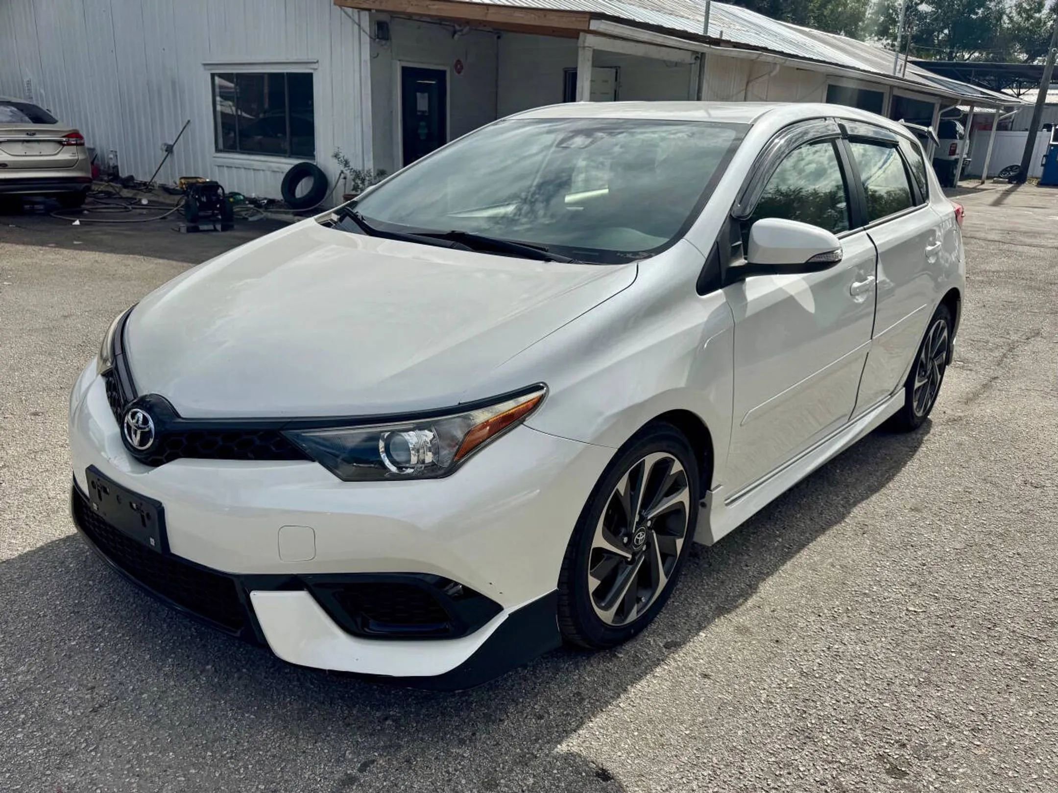 Used 2018 Toyota Corolla iM image 18