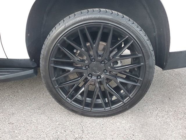 Used 2022 Chevrolet Suburban RST w/ Luxury Package image 23