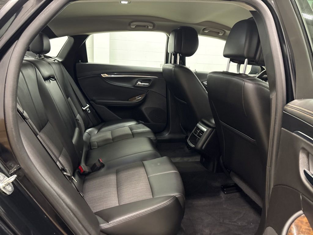 Used 2014 Chevrolet Impala LT w/ Convenience Package image 33