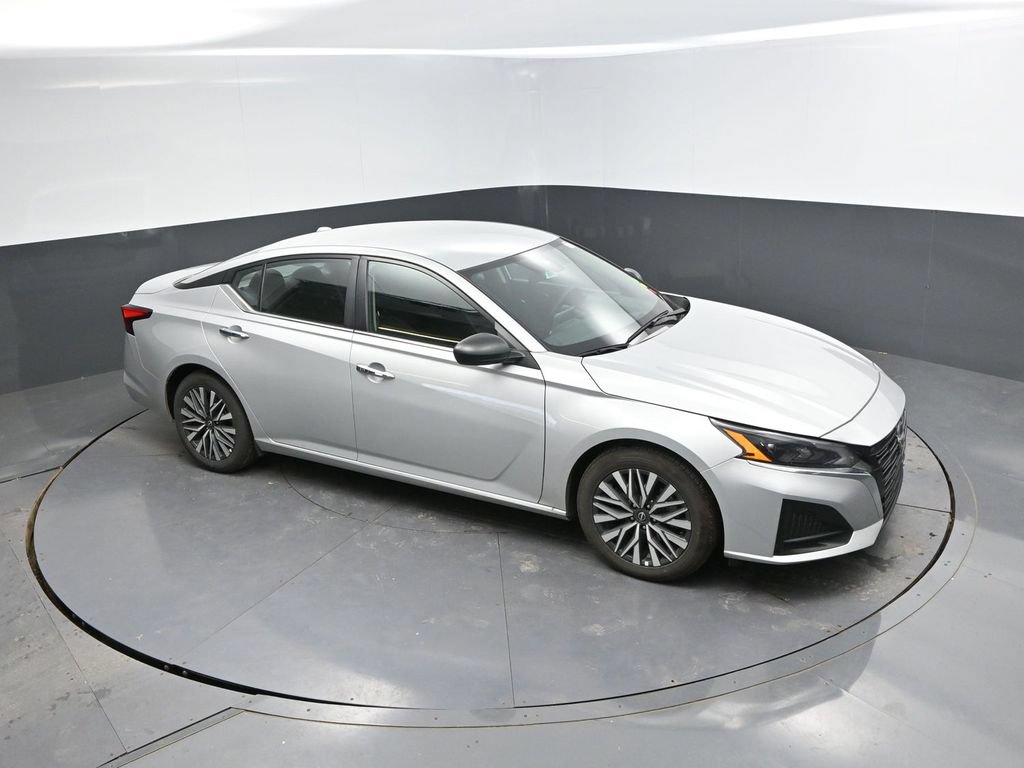 Used 2025 Nissan Altima 2.5 SV FWD image 20