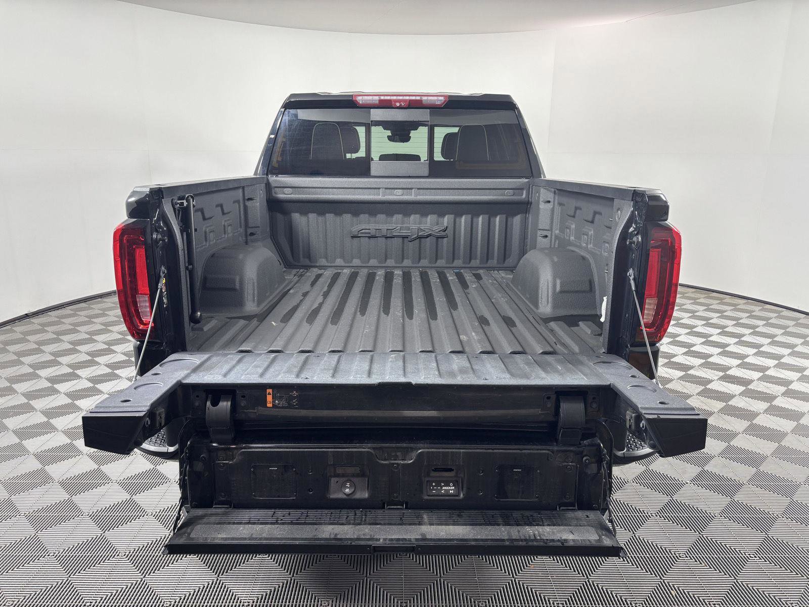 Used 2022 GMC Sierra 1500 AT4X image 6
