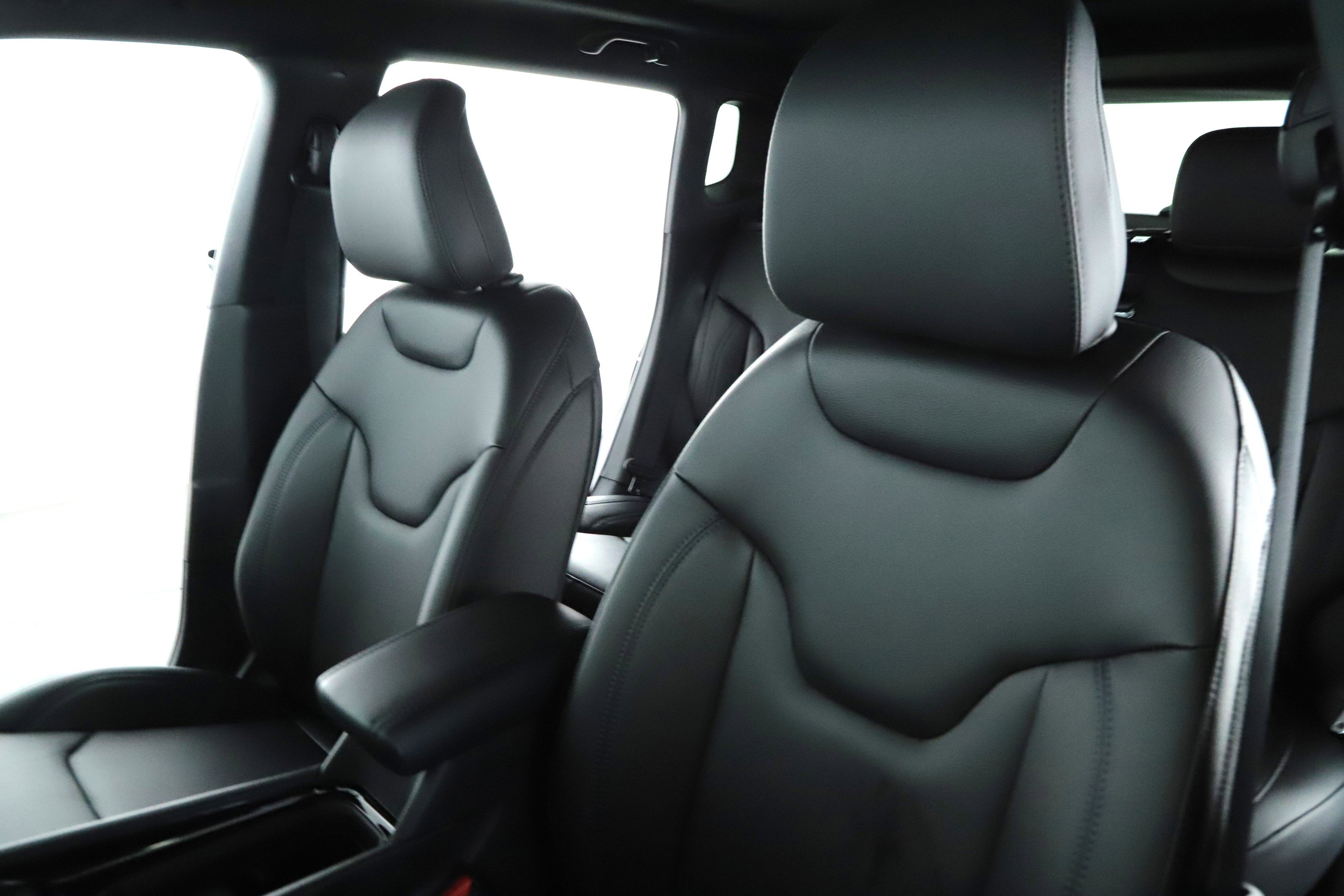 New 2026 Jeep Compass Limited w/ Sun, Sound & Navigation Group image 4