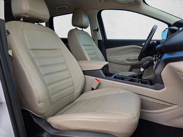 Used 2017 Ford Escape SE w/ SE Leather Comfort Package FWD image 18