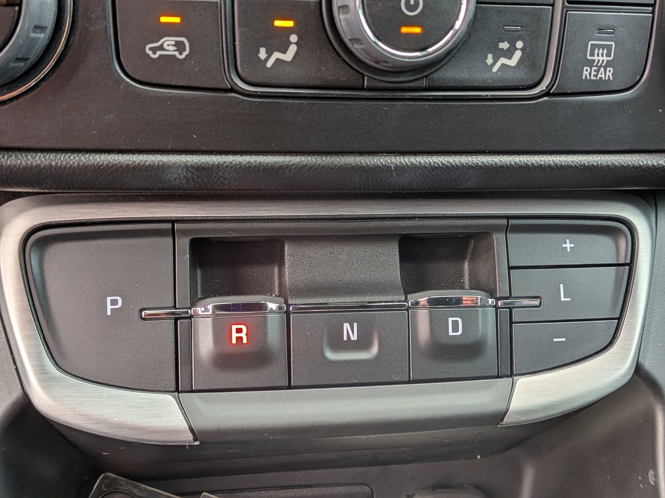 Used 2023 GMC Terrain SLT w/ Infotainment Package II image 31