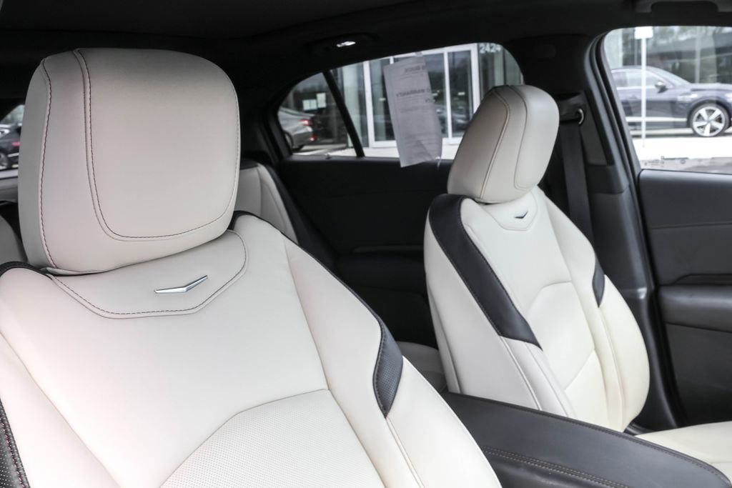 Used 2023 Cadillac XT4 Sport AWD/4WD image 41