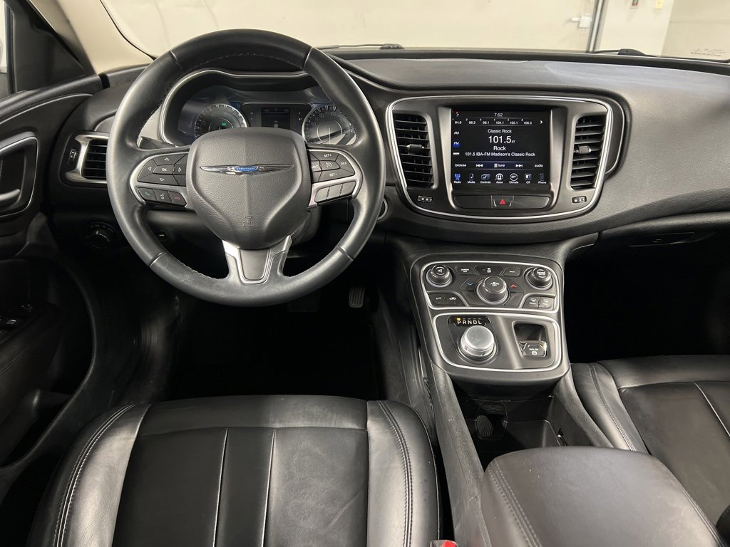 Used 2017 Chrysler 200 Limited Platinum image 8
