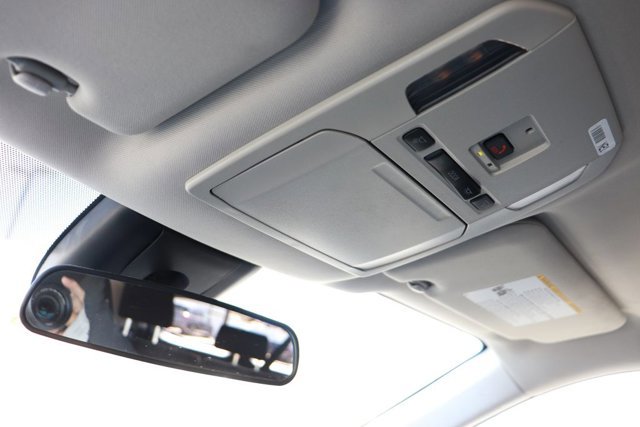 Used 2025 Toyota Highlander LE image 25