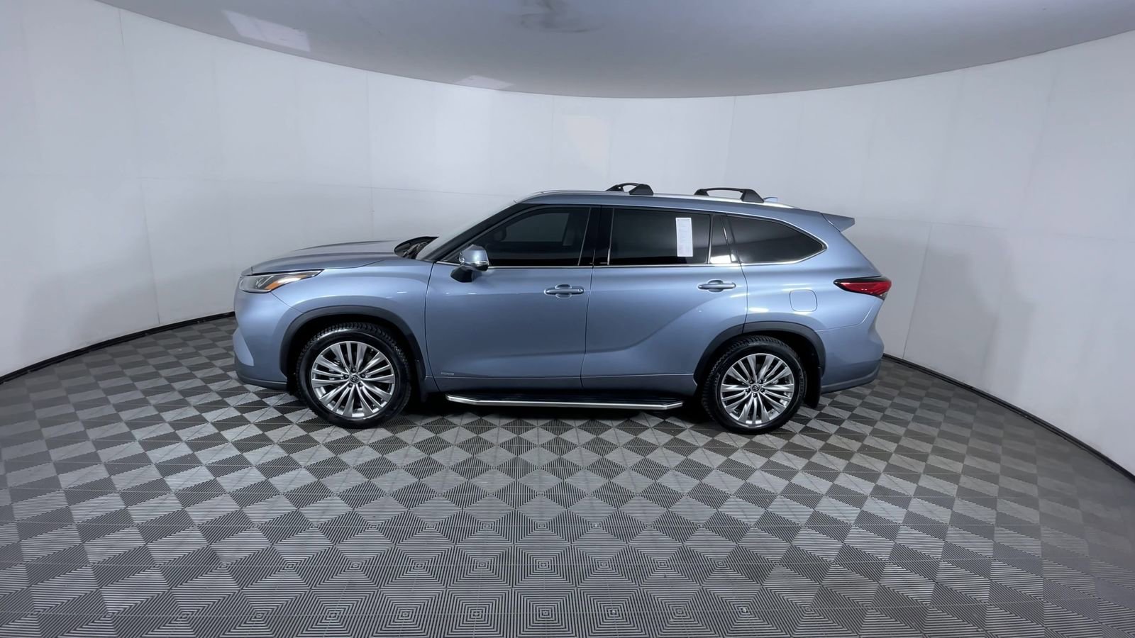 Used 2022 Toyota Highlander Platinum image 5
