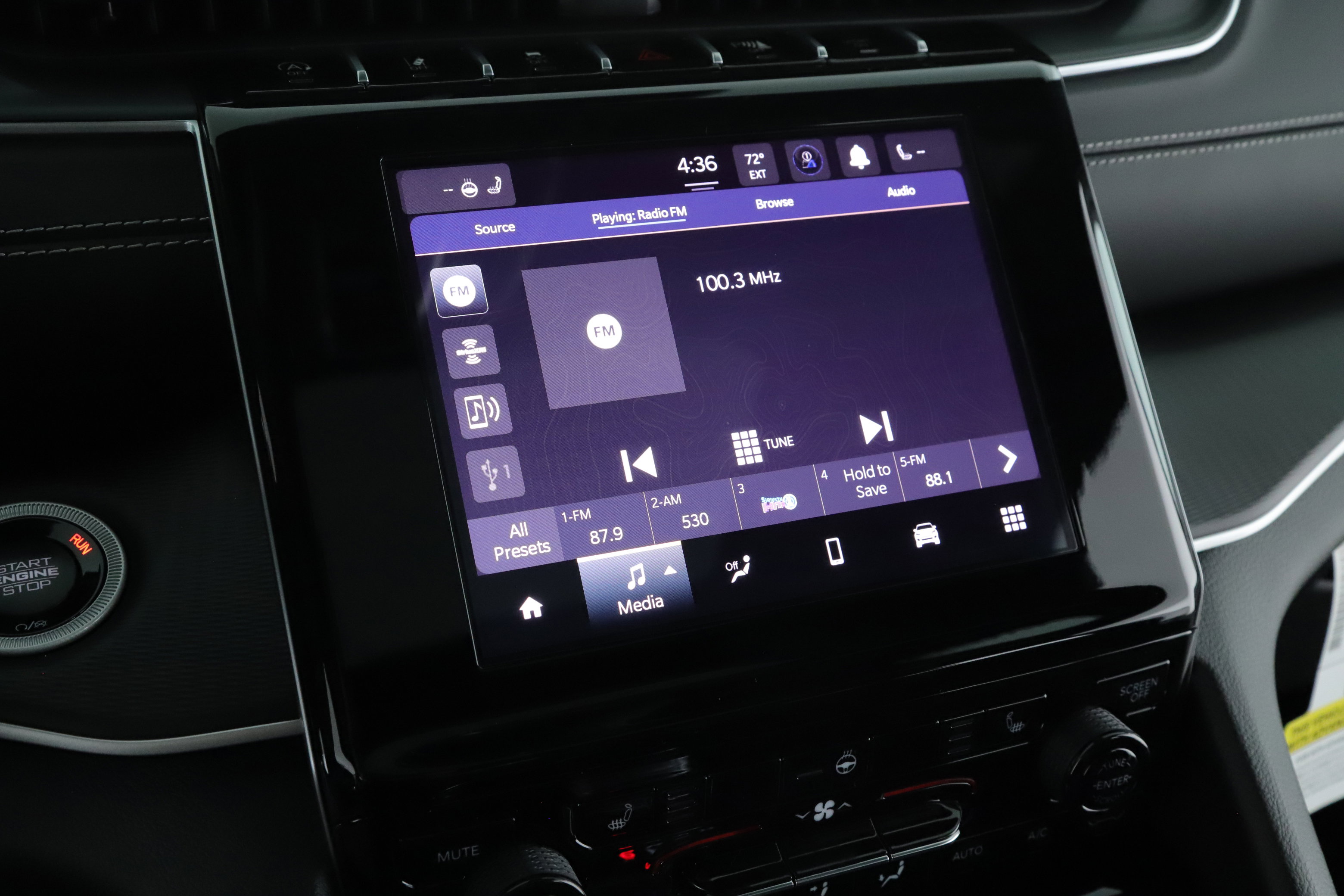 New 2025 Jeep Grand Cherokee Altitude image 12