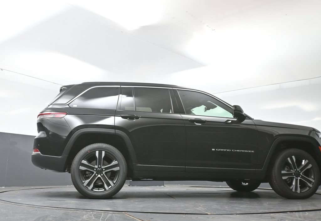 New 2027 Jeep Grand Cherokee Limited AWD/4WD image 37