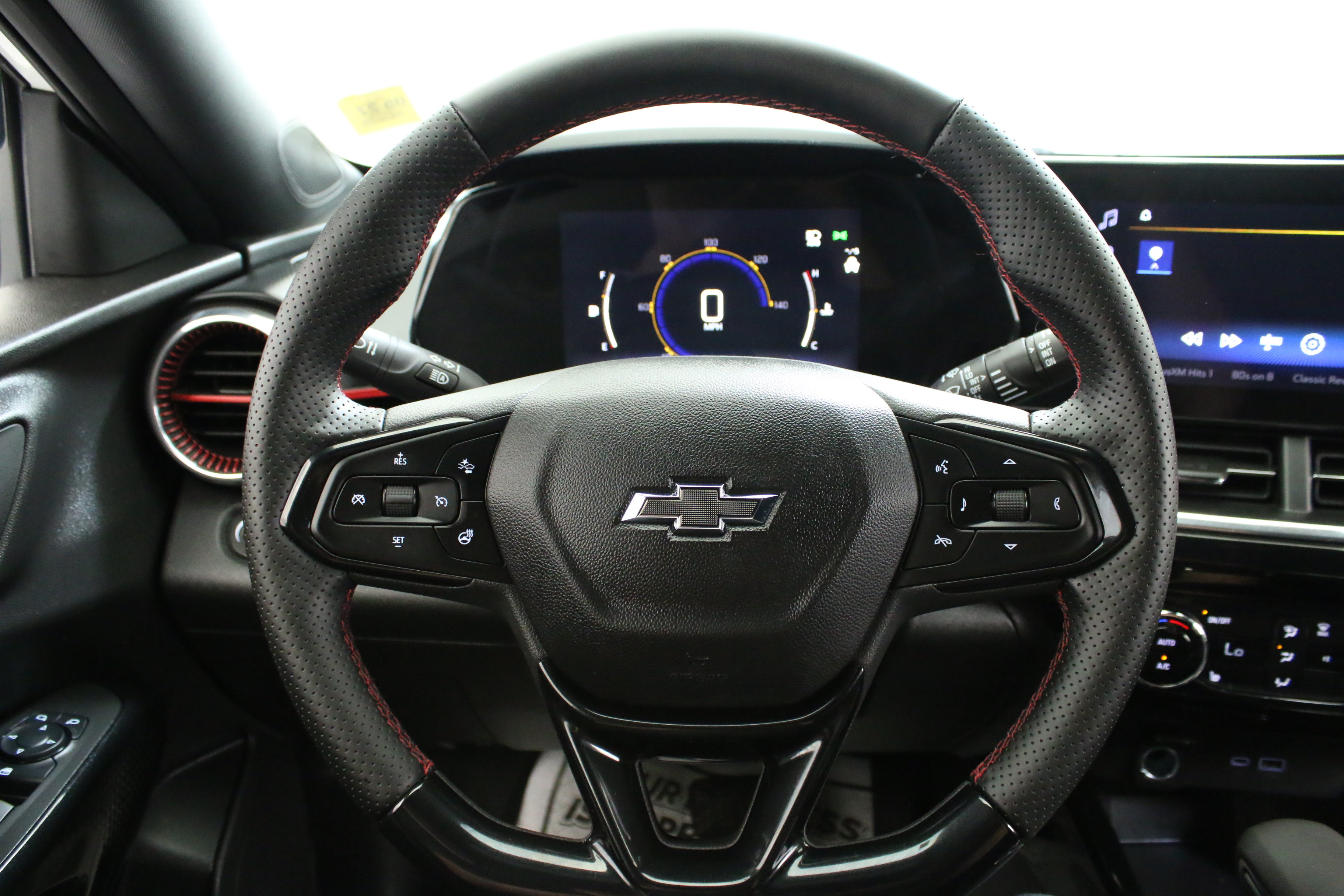 Certified 2025 Chevrolet Trax RS w/ Driver Confidence Package FWD image 13