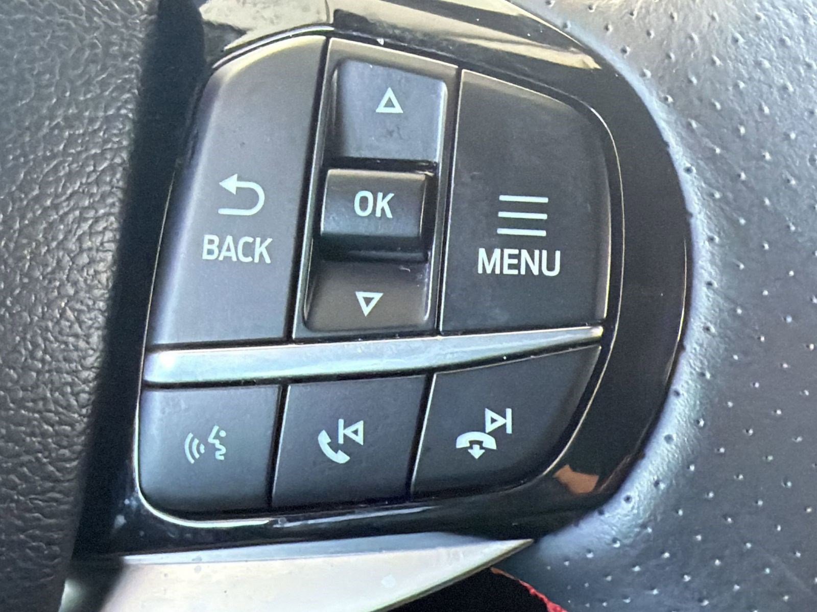 Certified 2025 Ford Explorer ST-Line w/ ST-Line Street Pack image 18