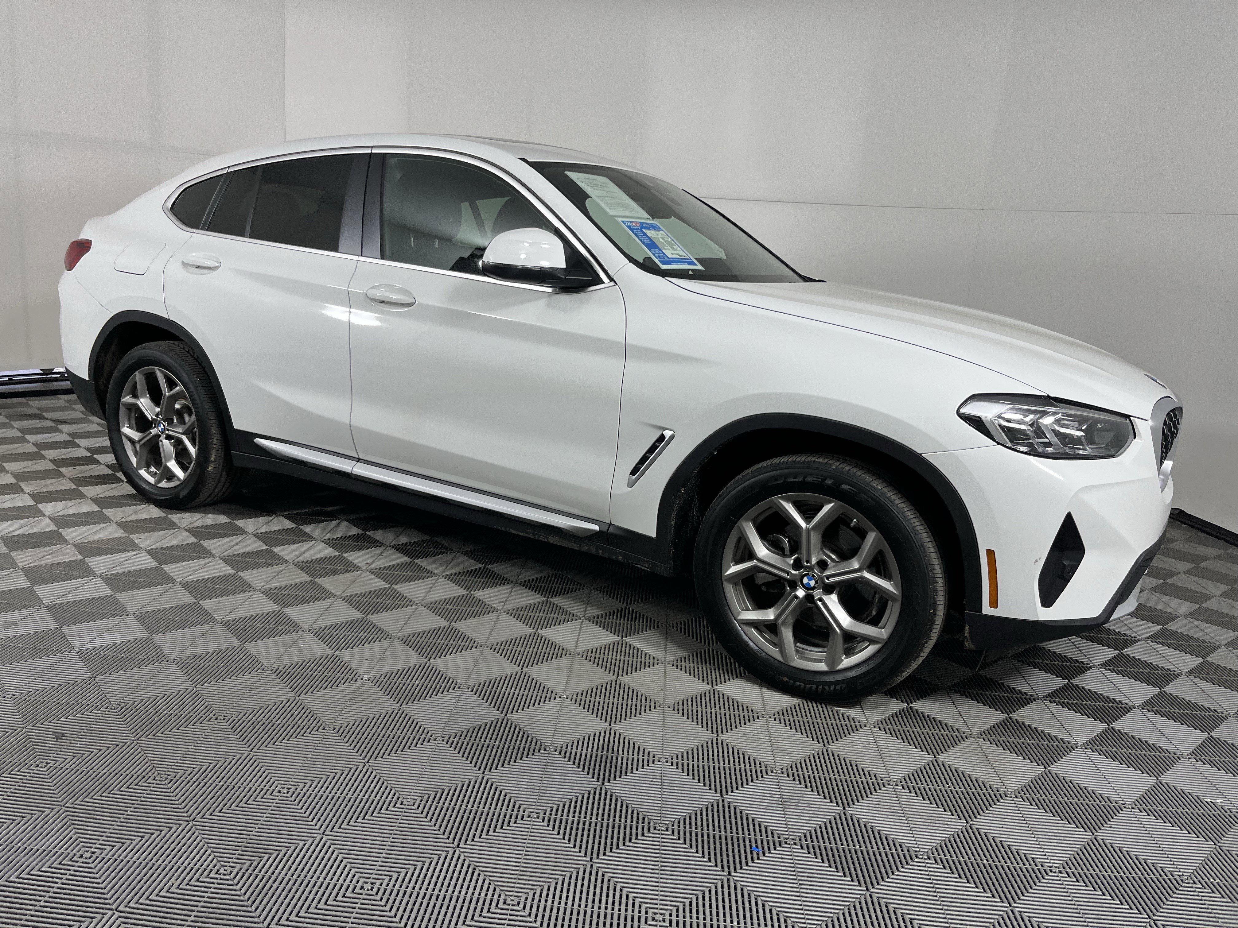Used 2025 BMW X4 xDrive30i image 7