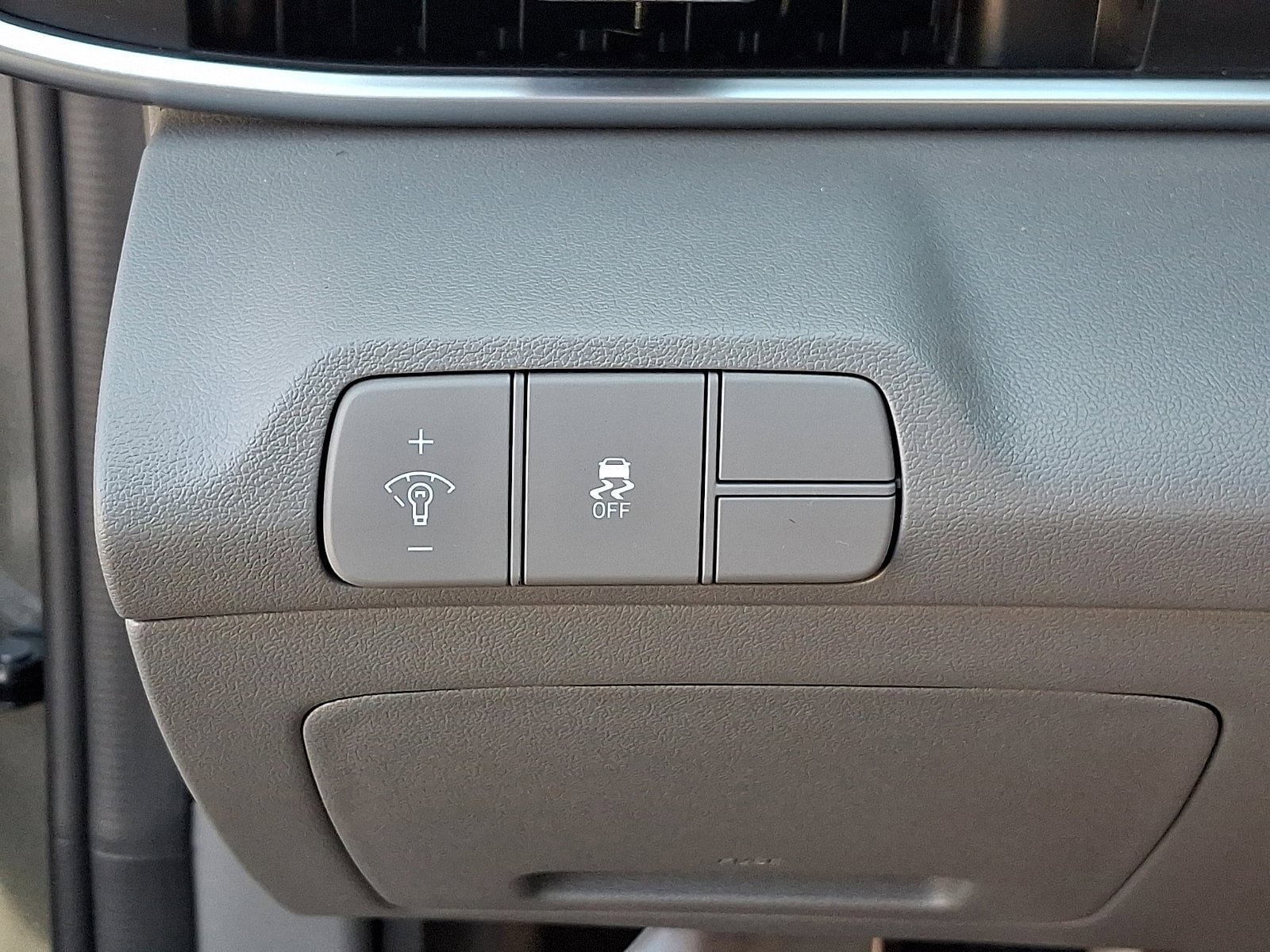 Certified 2025 Hyundai Elantra Sport FWD image 25