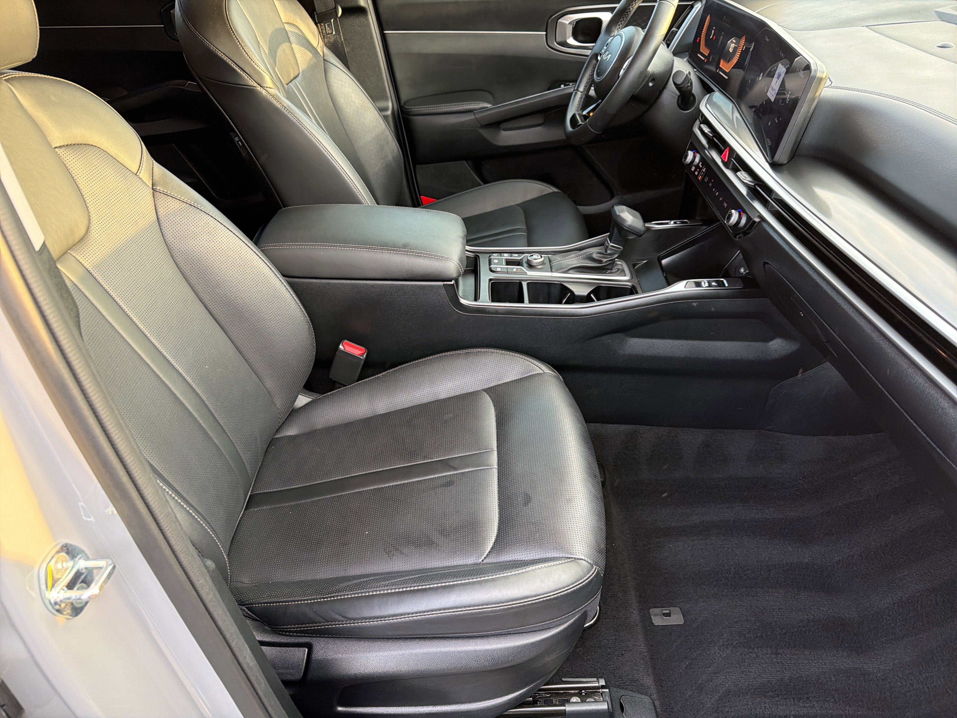 Used 2025 Kia Sorento S FWD image 12