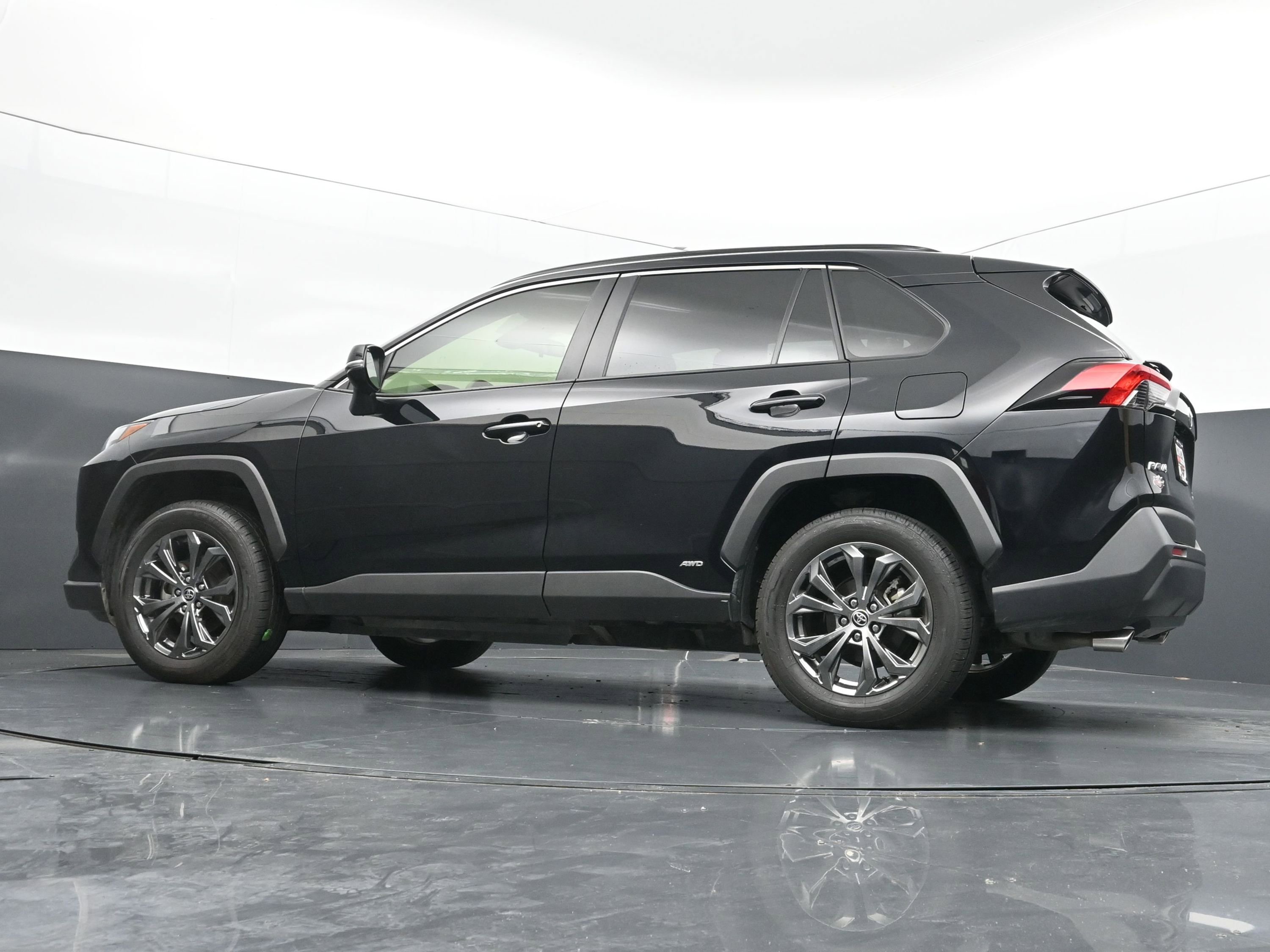 Used 2023 Toyota RAV4 XLE Premium AWD/4WD image 37