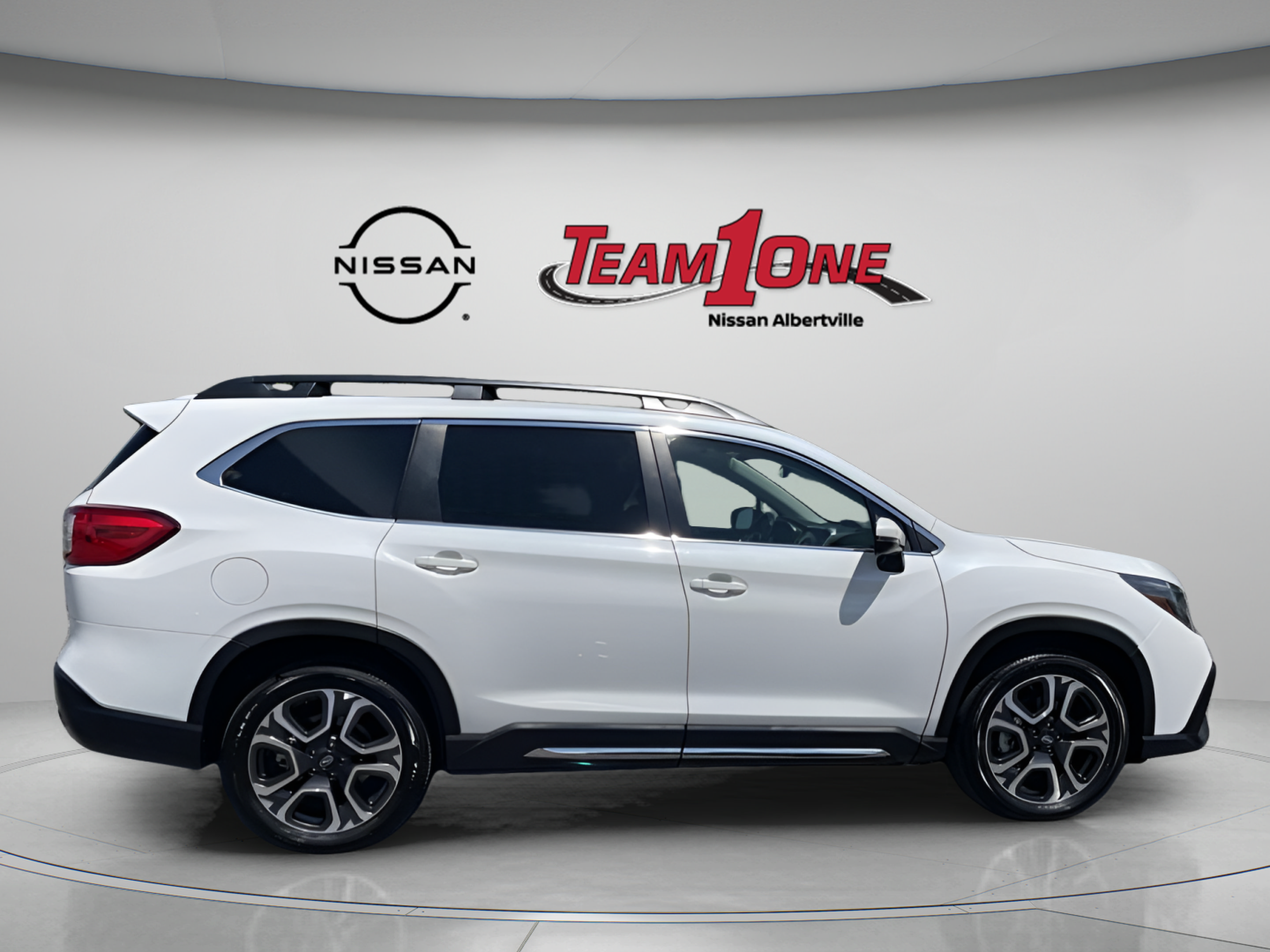 Used 2023 Subaru Ascent Limited AWD/4WD image 9