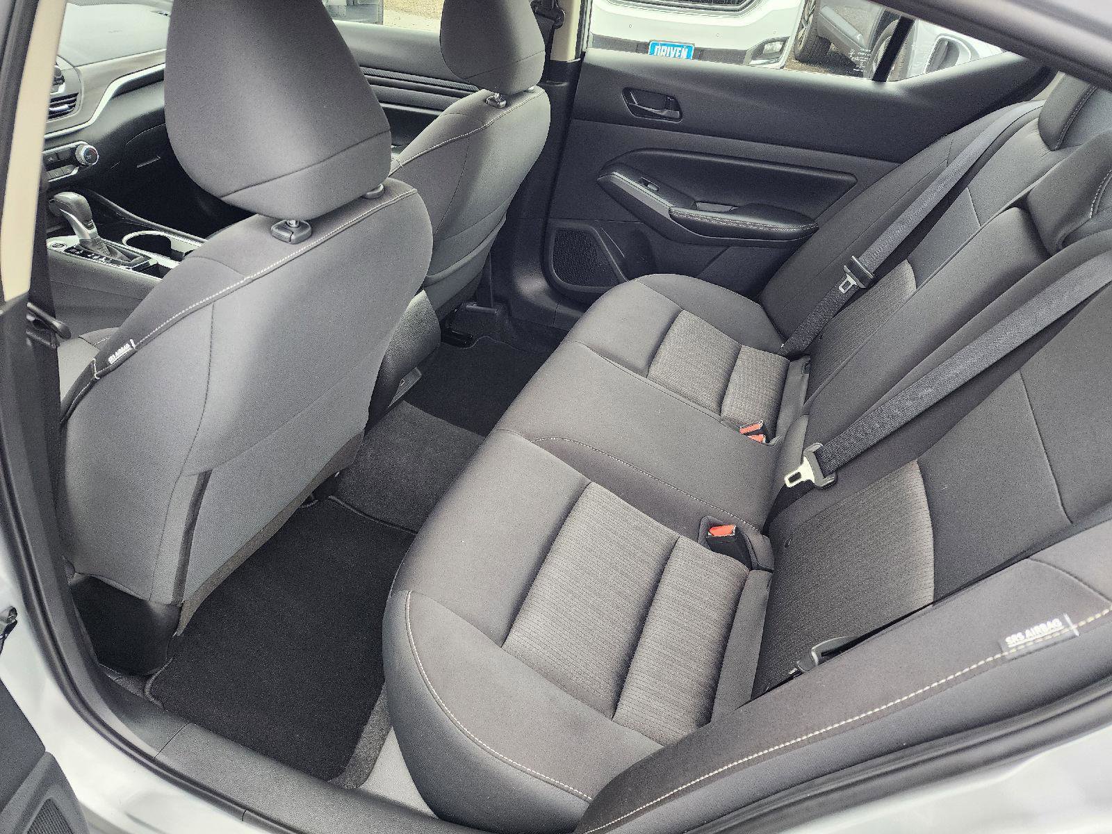 Used 2024 Nissan Altima 2.5 SV image 8