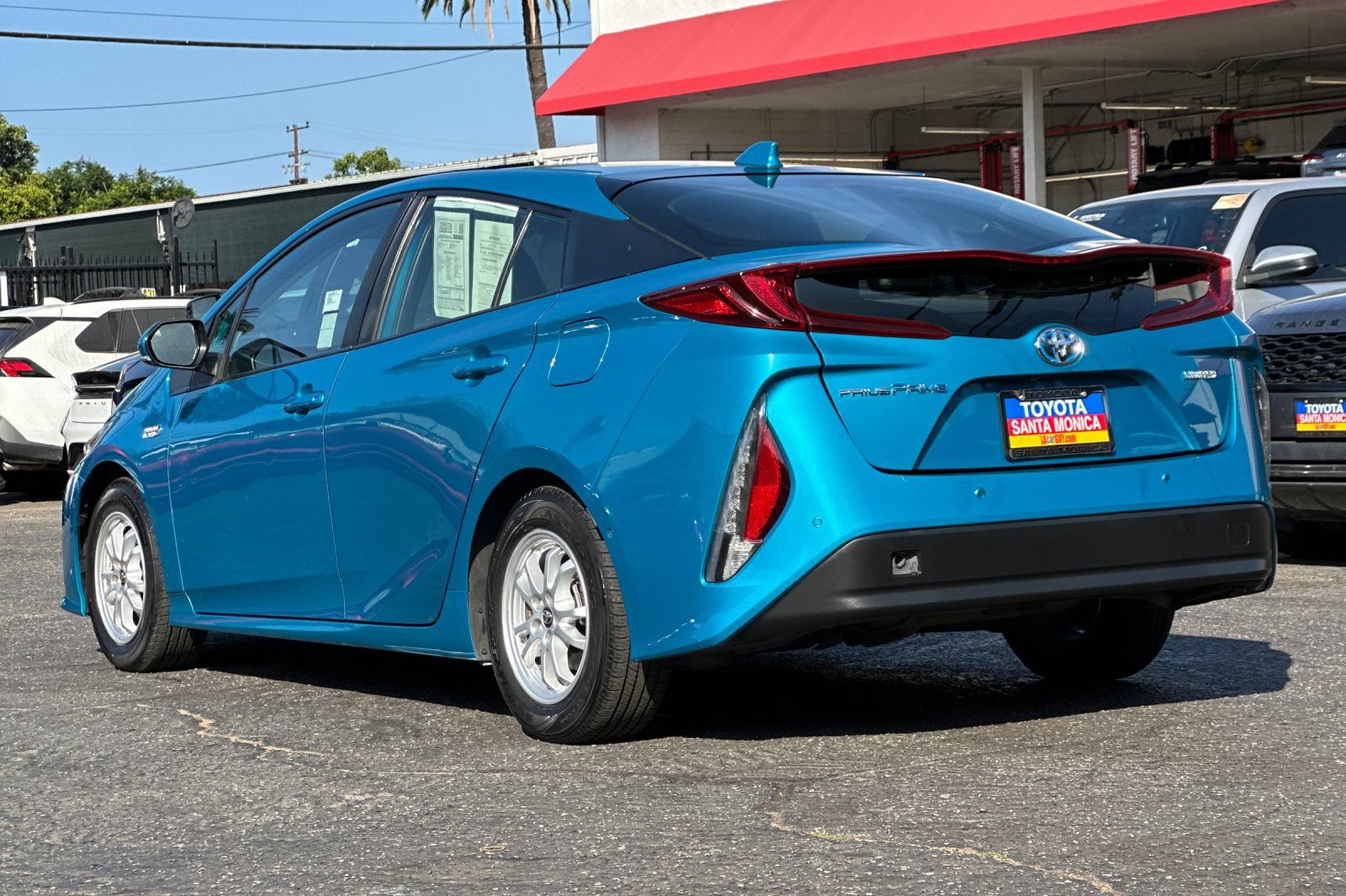 Used 2021 Toyota Prius Prime Limited w/ Carpet Mat Package (TMS) FWD image 6