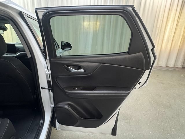 Used 2025 Chevrolet Blazer LT AWD/4WD image 31