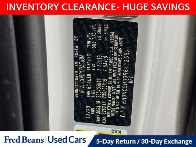 Used 2024 Kia Carnival EX FWD image 39