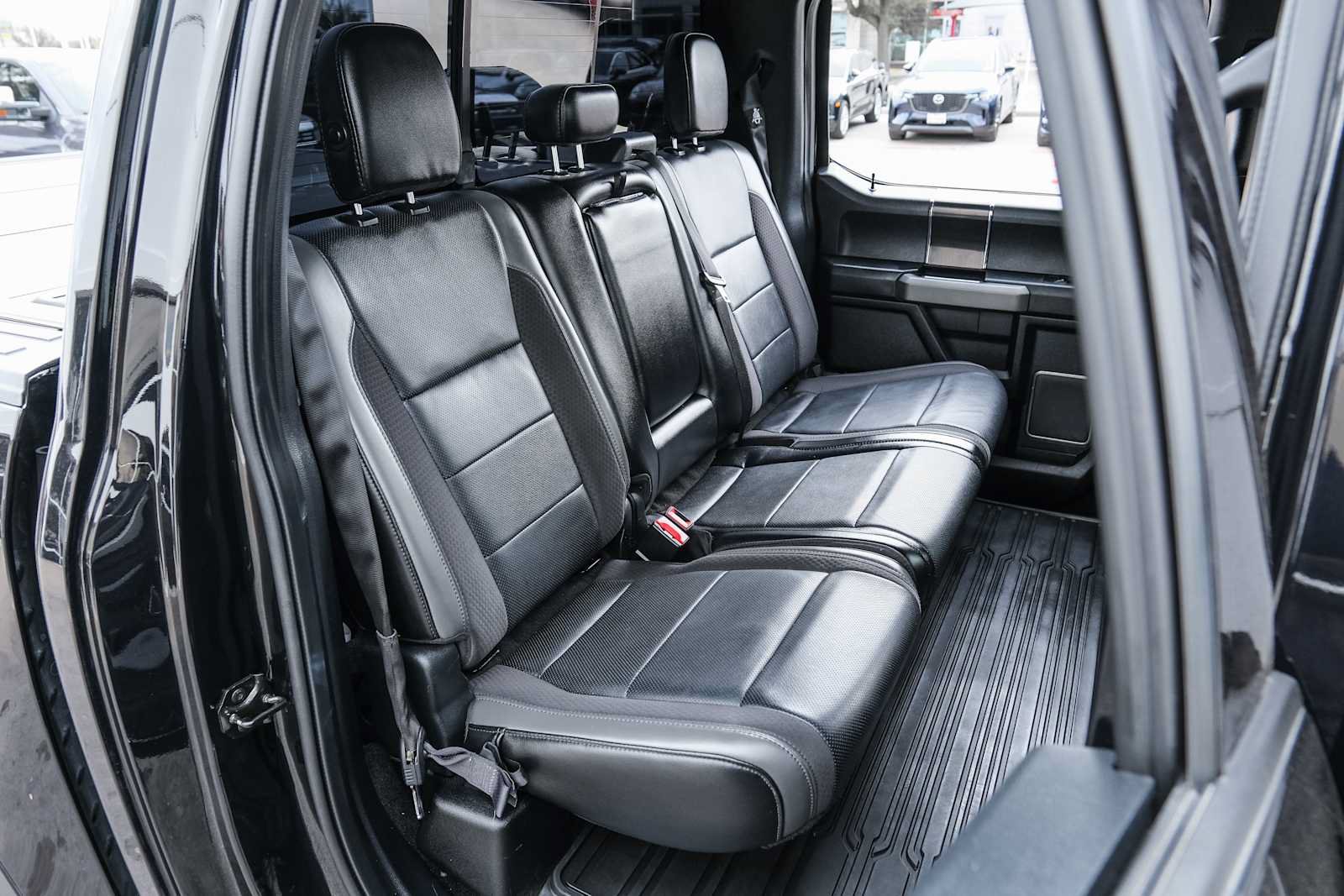 Used 2019 Ford F150 Raptor w/ Equipment Group 802A Luxury AWD/4WD image 32