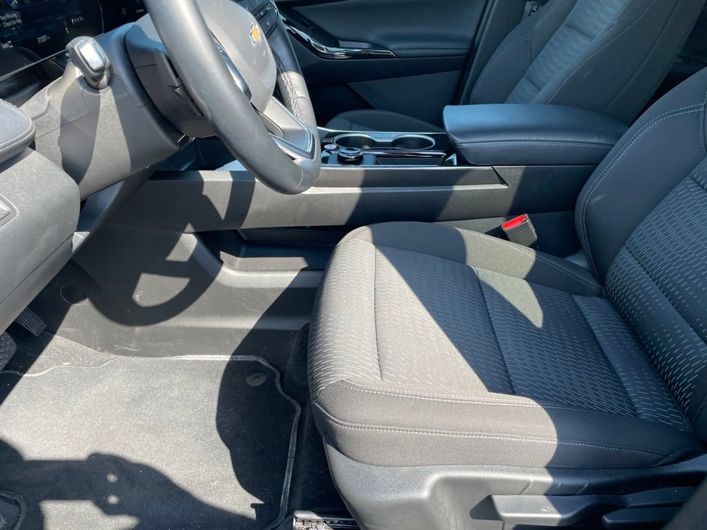 Used 2026 Chevrolet Equinox LT AWD/4WD image 19