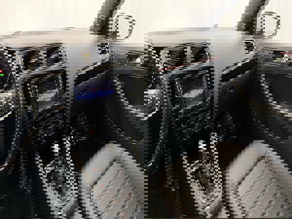 Used 2016 Volkswagen Jetta GLI SEL image 13