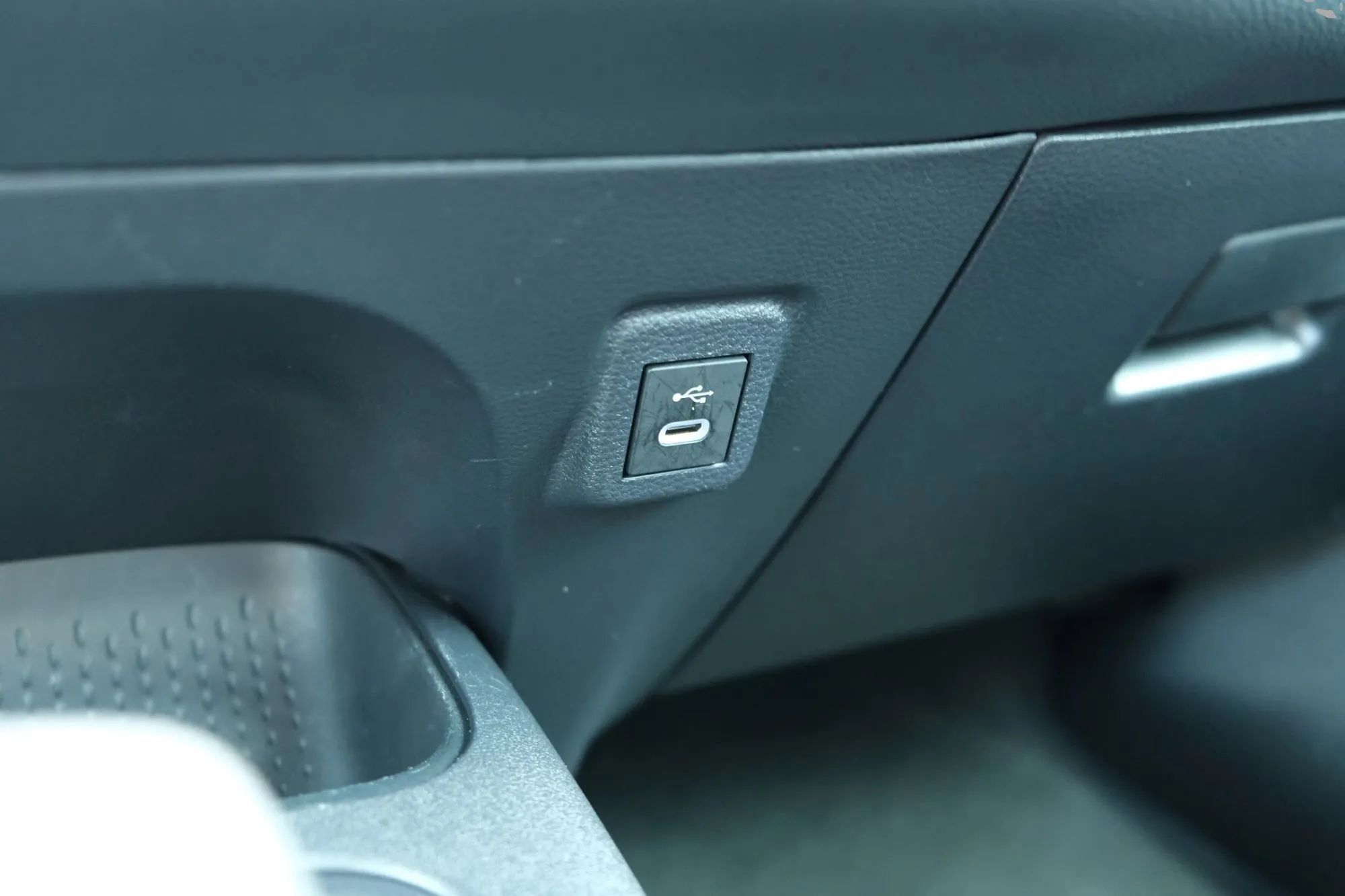 Used 2025 Toyota Corolla SE image 42