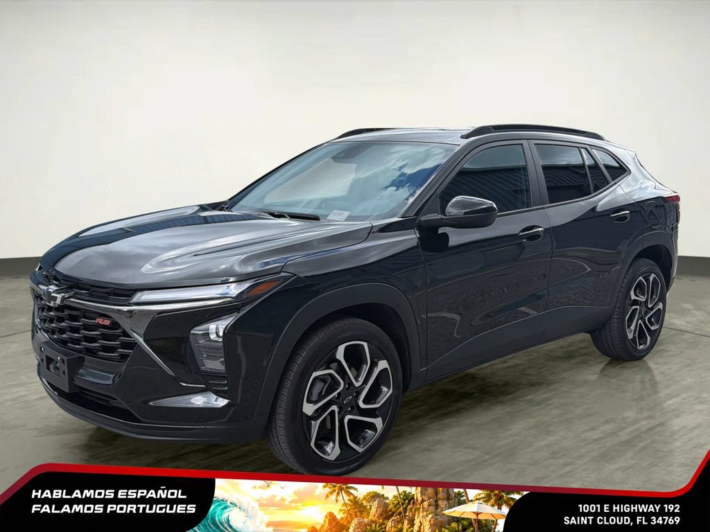 Used 2025 Chevrolet Trax RS w/ Sunroof Package FWD image 2