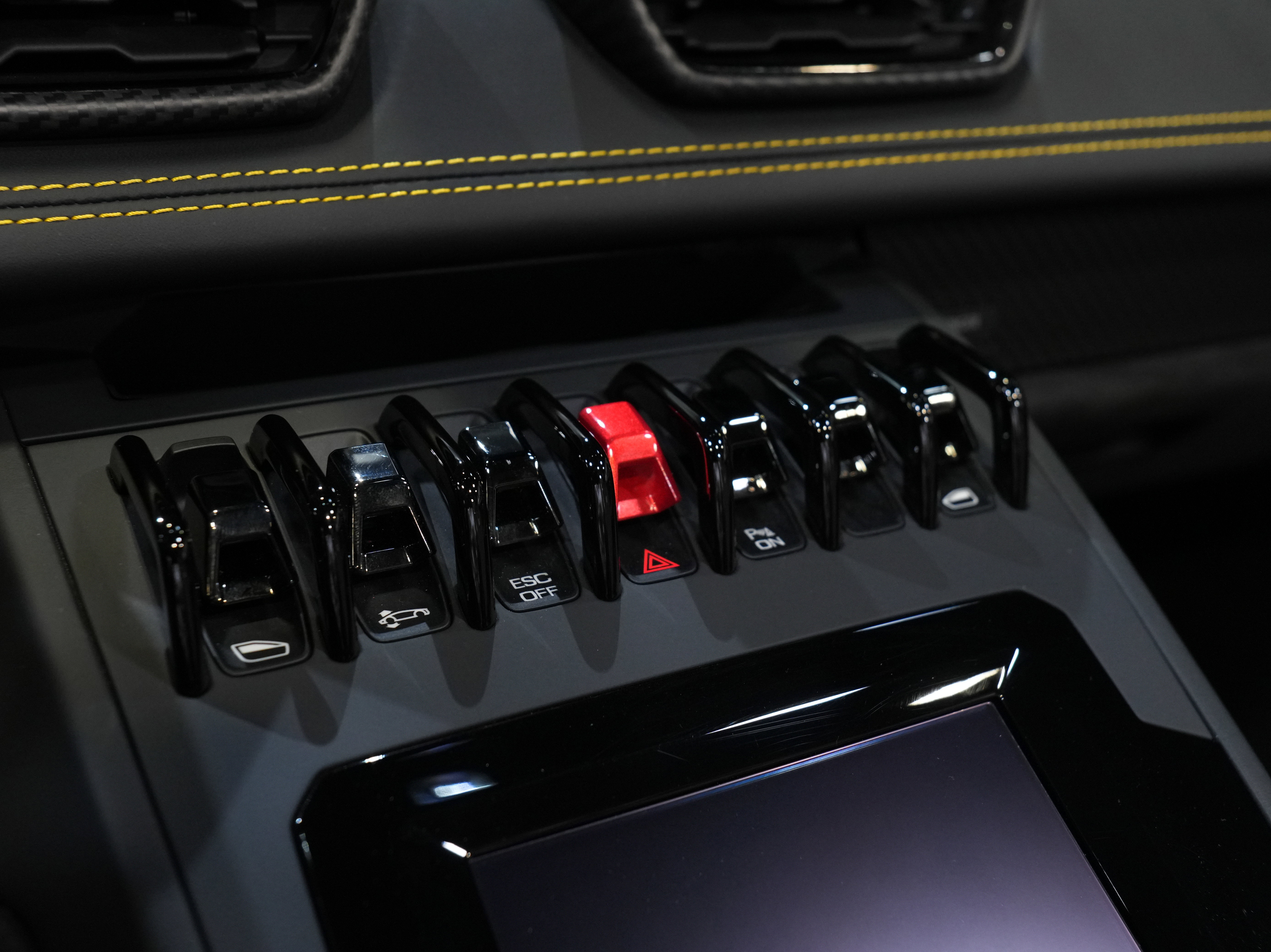 Used 2024 Lamborghini Huracan EVO image 54