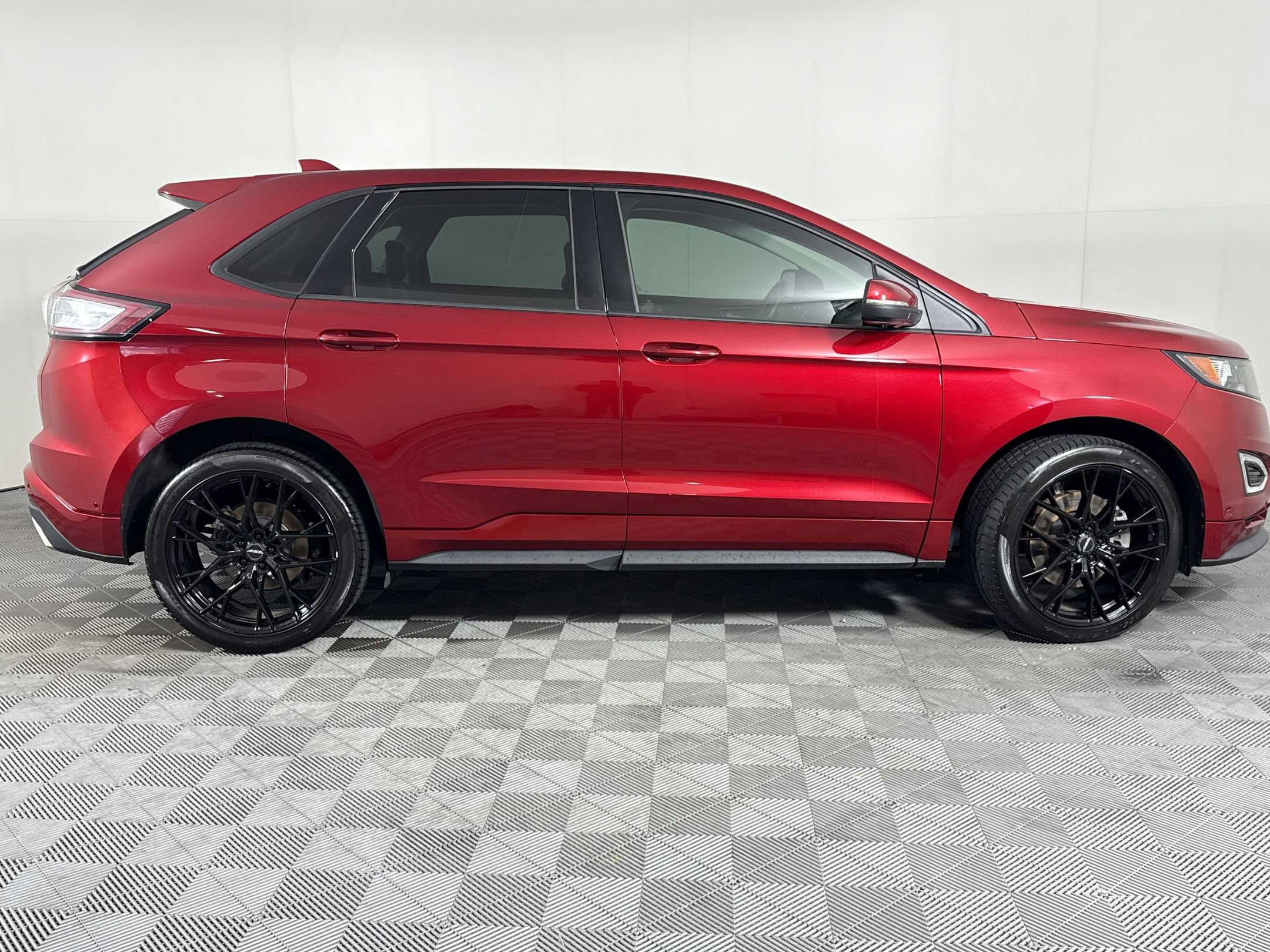 Used 2016 Ford Edge Sport w/ Equipment Group 401A AWD/4WD image 8