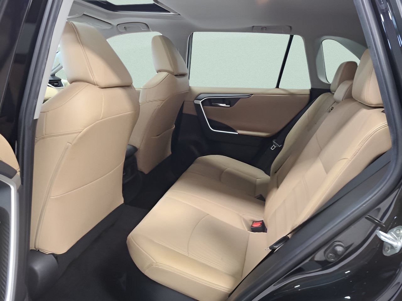 Used 2020 Toyota RAV4 Limited w/ Limited Grade Weather Package AWD/4WD image 18
