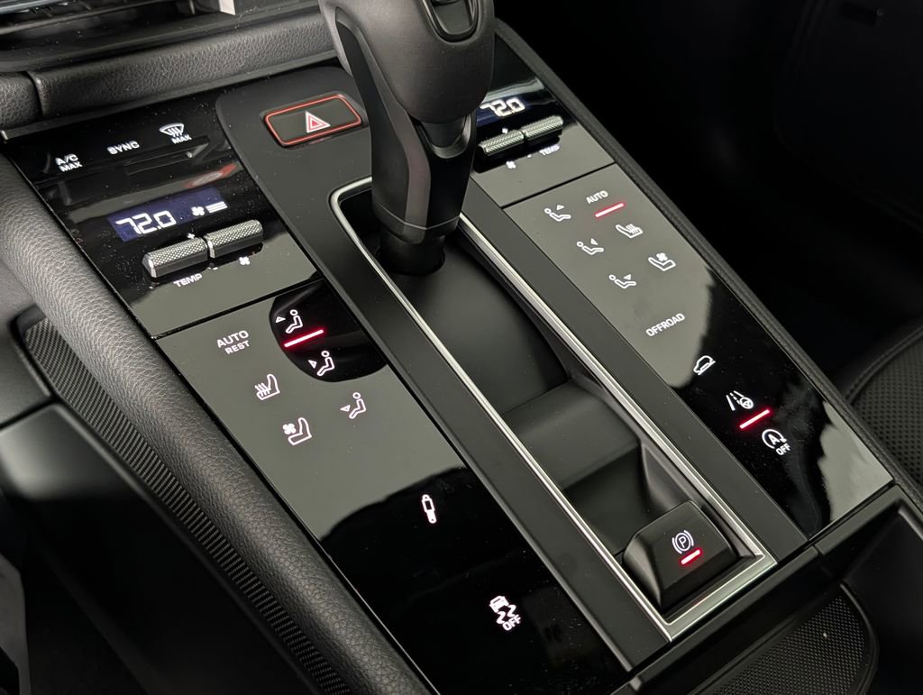 New 2026 Porsche Macan image 34