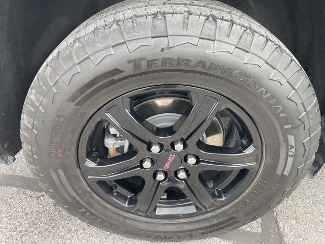 Used 2023 GMC Acadia AT4 w/ Technology Package image 13