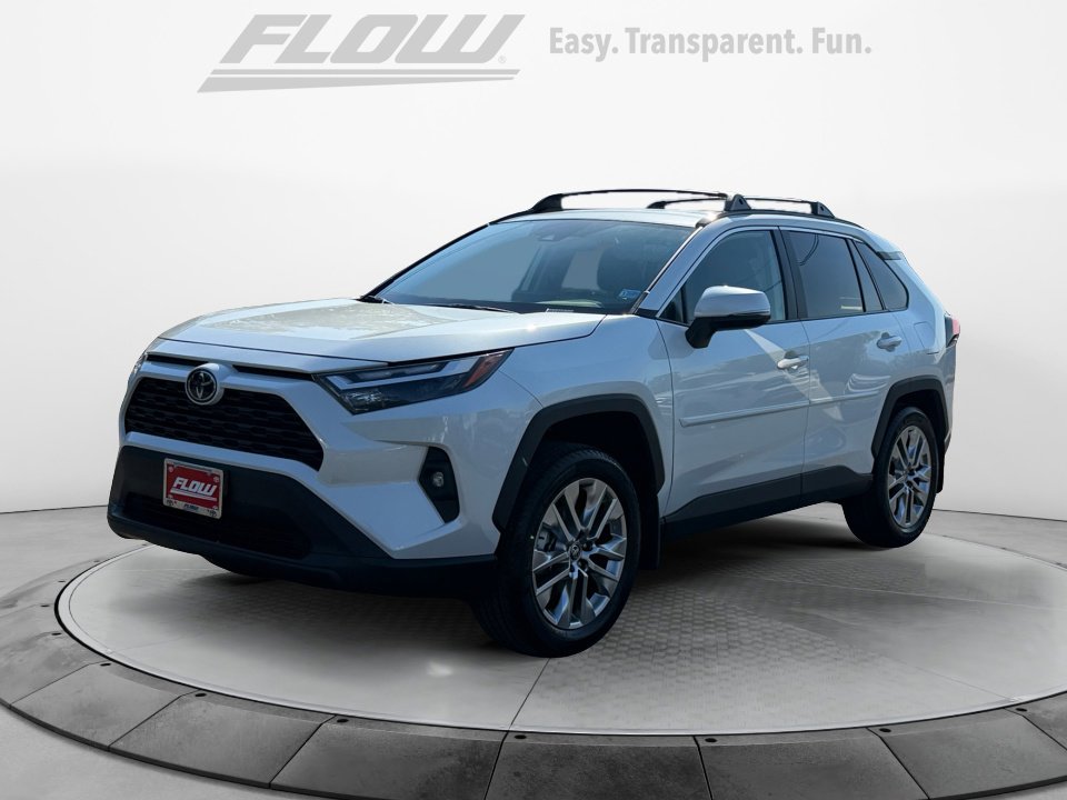 Used 2025 Toyota RAV4 XLE Premium w/ Weather Package AWD/4WD image 4