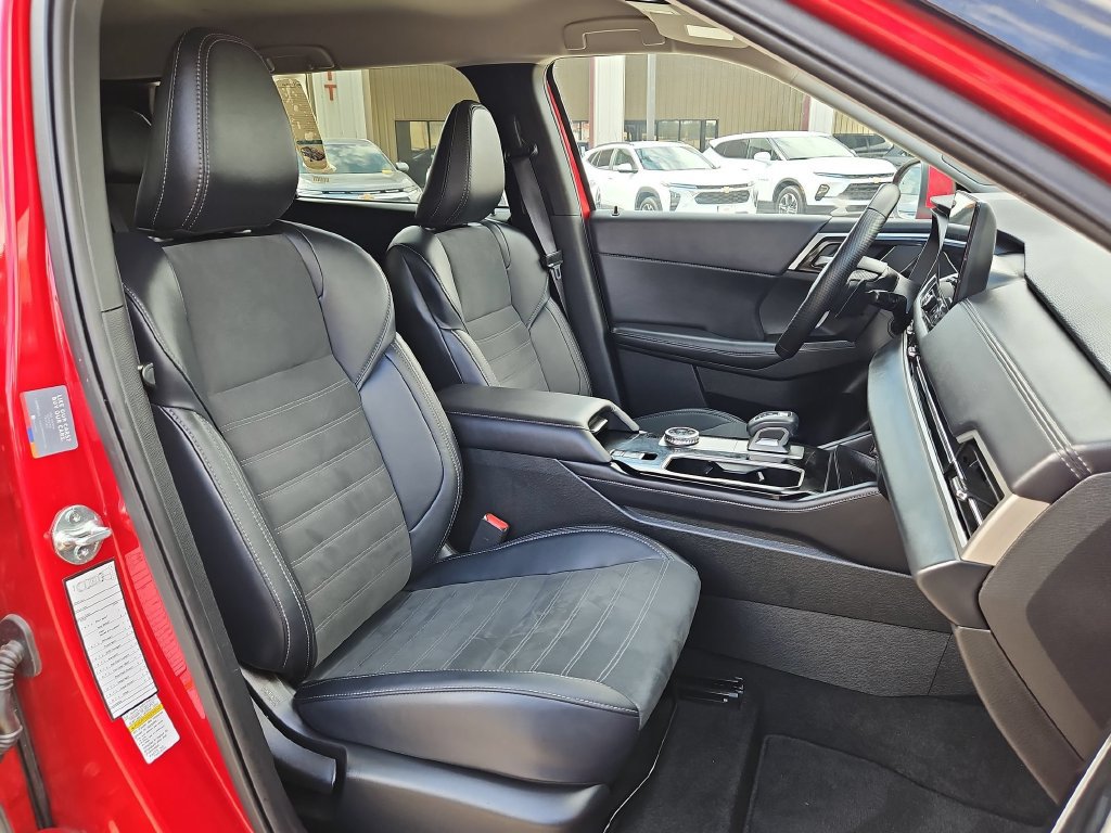 Used 2025 Mitsubishi Outlander SE AWD/4WD image 29